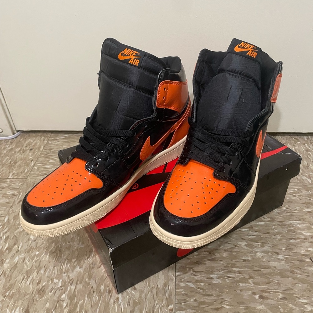 Nike Air Men's Black and Orange Sneakers